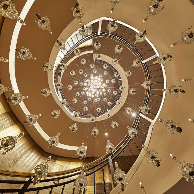 PETER BENNETS/WINDFALL