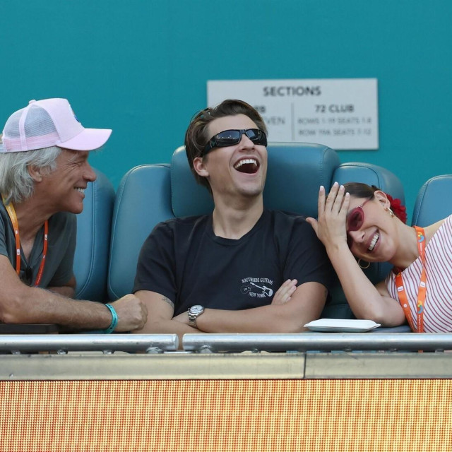 Jon Bon Jovi, Jake Bongiovi i Millie Bobby Brown