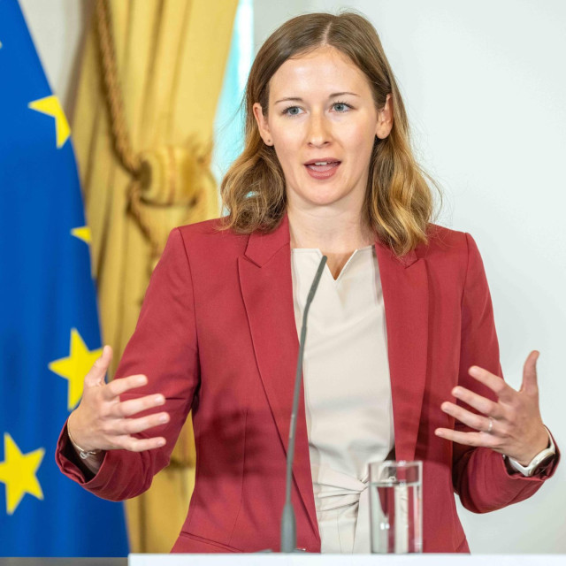 20250915 Pressekonferenz der Bundesregierung zum Thema Sozialhilfe NEU WIEN, OESTERREICH - SEPTEMBER 15: Bundesministerin fuer Europa, Integration und Familie im Bundeskanzleramt Claudia Plakolm OeVP beim Pressekonferenz - der Bundesregierung zum Thema Sozialhilfe NEU im Bundeskanzleramt am 15. September 2025 in Wien, Oesterreich. 250915_SEPA_10_38 Copyright: xMichaelxIndrax SEPAxMedia,Image: 1037587468, License: Rights-managed, Restrictions: imago is entitled to issue a simple usage license at the time of provision. Personality and trademark rights as well as copyright laws regarding art-works shown must be observed. Commercial use at your own risk., Model Release: no, Credit line: Michael Indra/imago stock&people/Profimedia