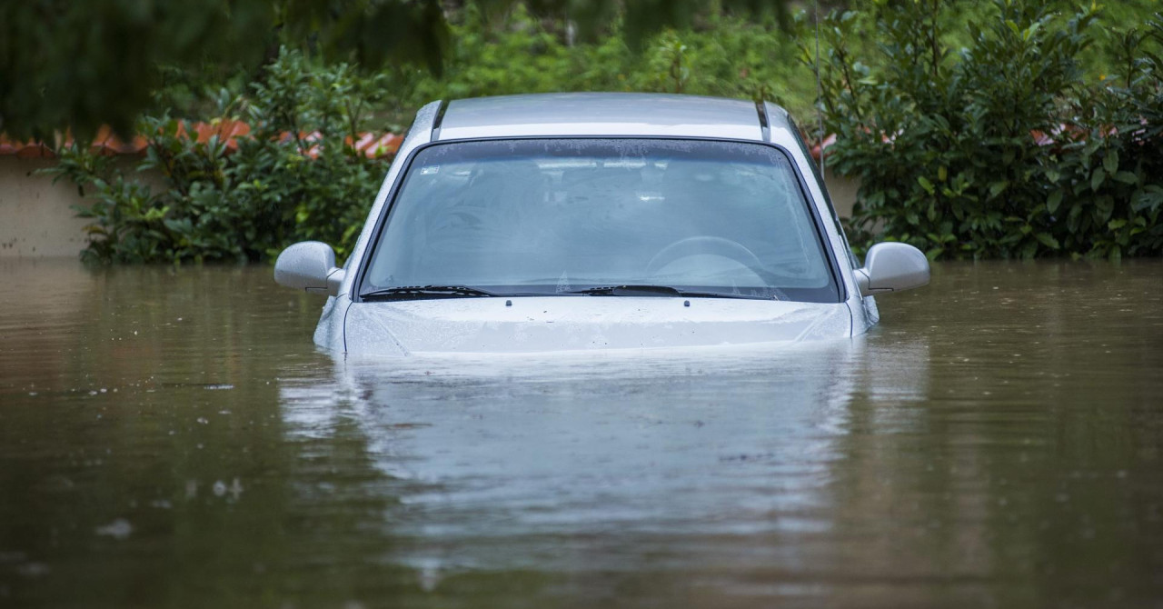 Pljusak potopio Dalmaciju, poplave u Tribunju i Vodicama, stvorile se bujice, zatvorena i Jadranska magistrala