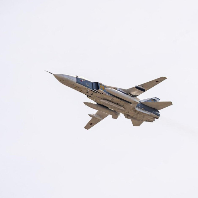 Ilustracija: Borbeni avion SU-24 u letu