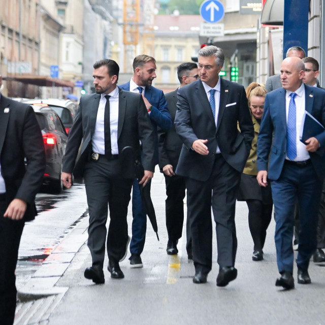 Dolazak na zajedničku sjednicu Predsjedništva i Nacionalnog odbora HDZ-a.
Na fotografiji: Andrej Plenković, Branko Bačić
