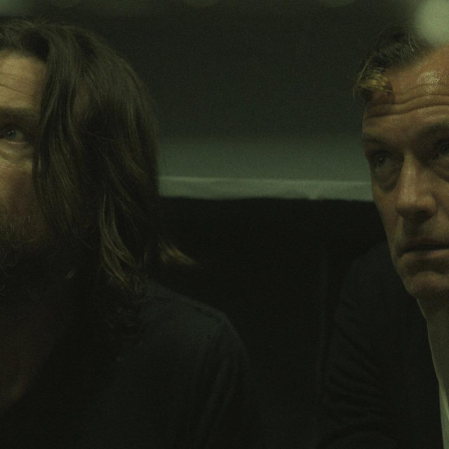 Black Rabbit

Jason Bateman i Jude Law 