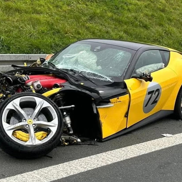 Uništeni Ferrari