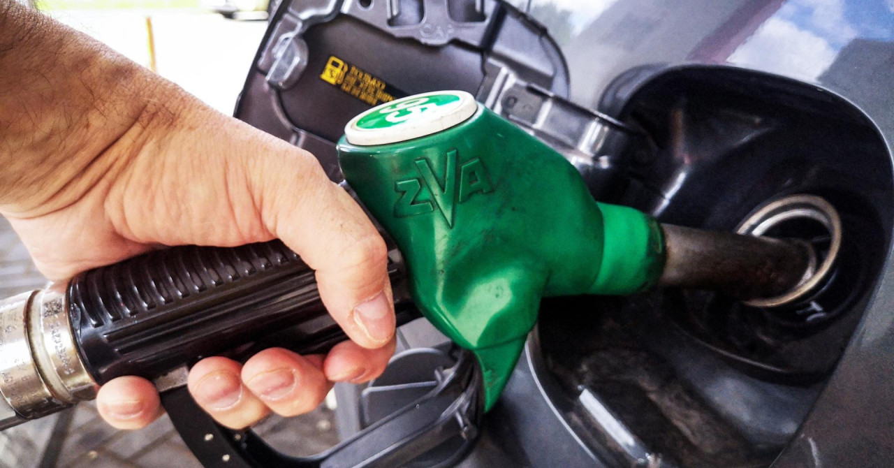 Cene nafte poskočile nad 70 dolarjev zaradi ruske prepovedi izvoza in ukrajinskih napadov