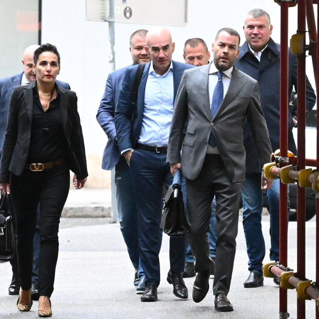 Novica petrač i Saša Pozder u društvu odvjetnika Ljube Pavasovića Viskovića i Frana Olujića