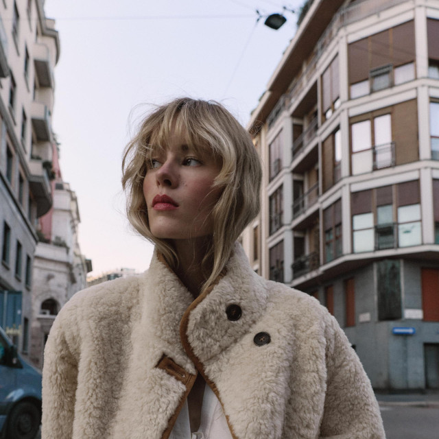 Jakna je nosiva na obje strane