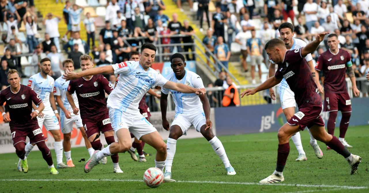 Treneri Rijeke i Istre kritizirali travnjak na Rujevici: ‘Pitao me i kolega, kako je moguće da je teren tako loš...‘