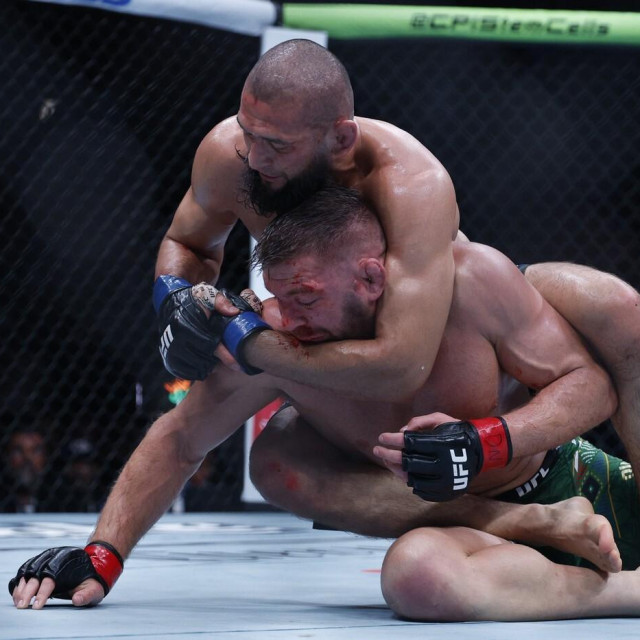Hamzat Čimaev (dominantna pozicija) i Dricus du Plessis | UFC 319