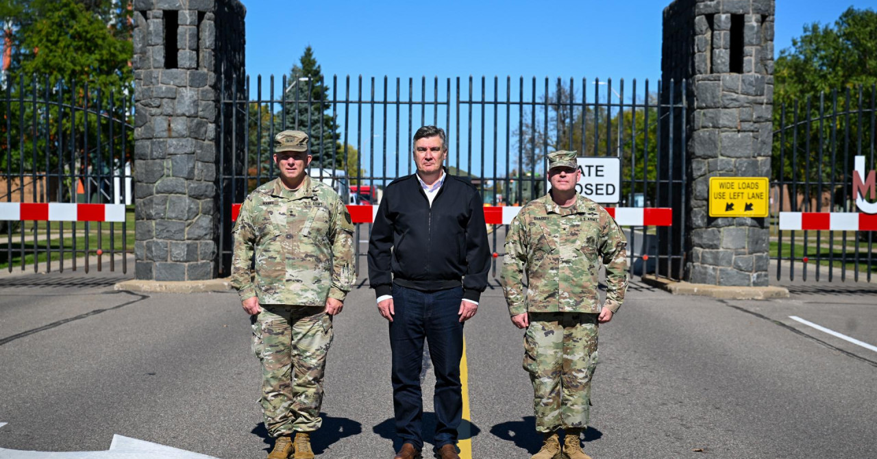 Milanović obišao vojni kamp Ripley: ‘Još dok sam bio premijer, htio sam doći ovamo‘