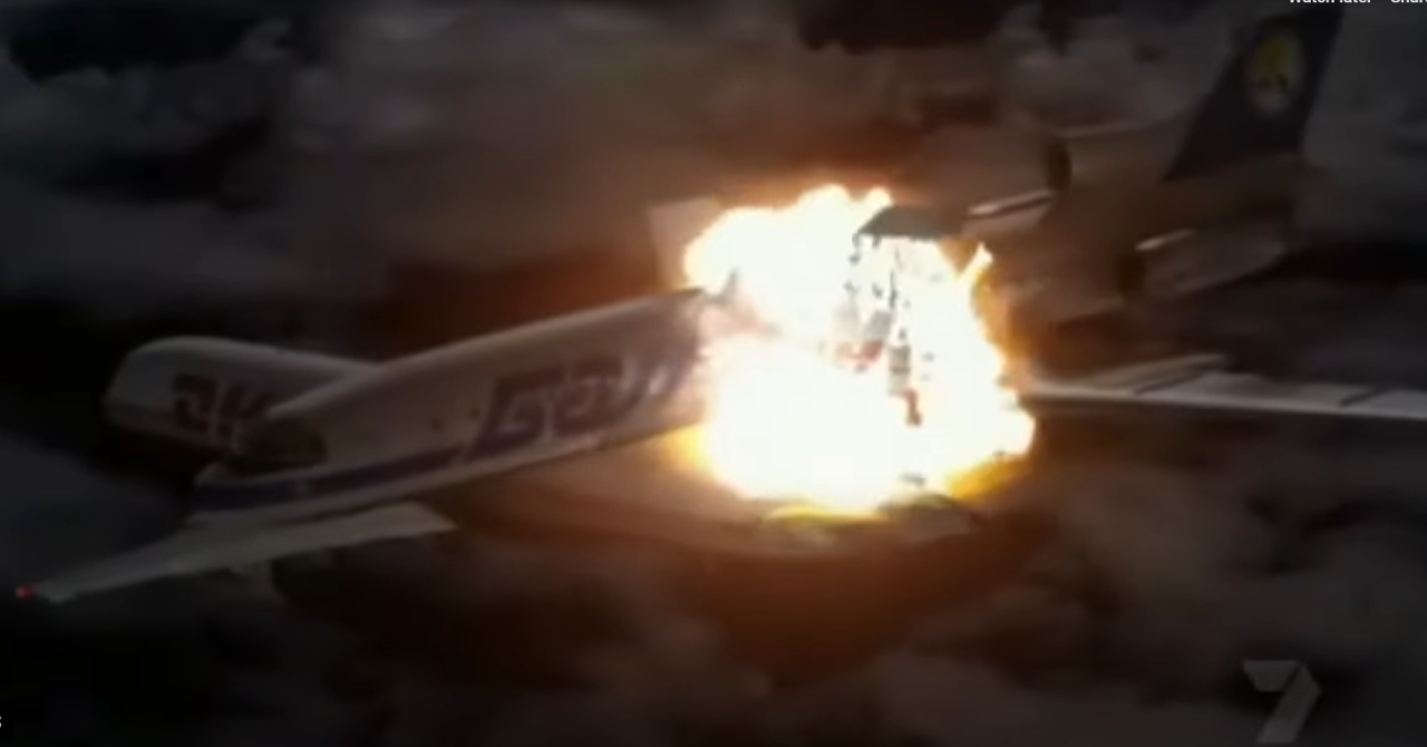 Leta 2002 se je nad Überlingenom zgodila letalska nesreča, ki je terjala 71 življenj, sledilo pa je maščevanje kontrolorju leta