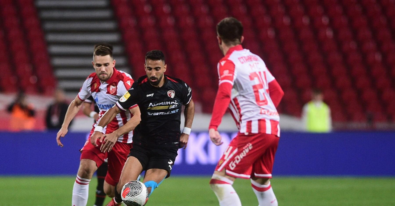 VIDEO: Kaos na Marakani, topovski udar eksplodirao kraj glave vratara, sudac morao prekinuti susret