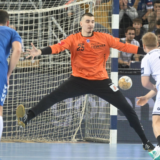 Novi rekord -  Matej Mandić