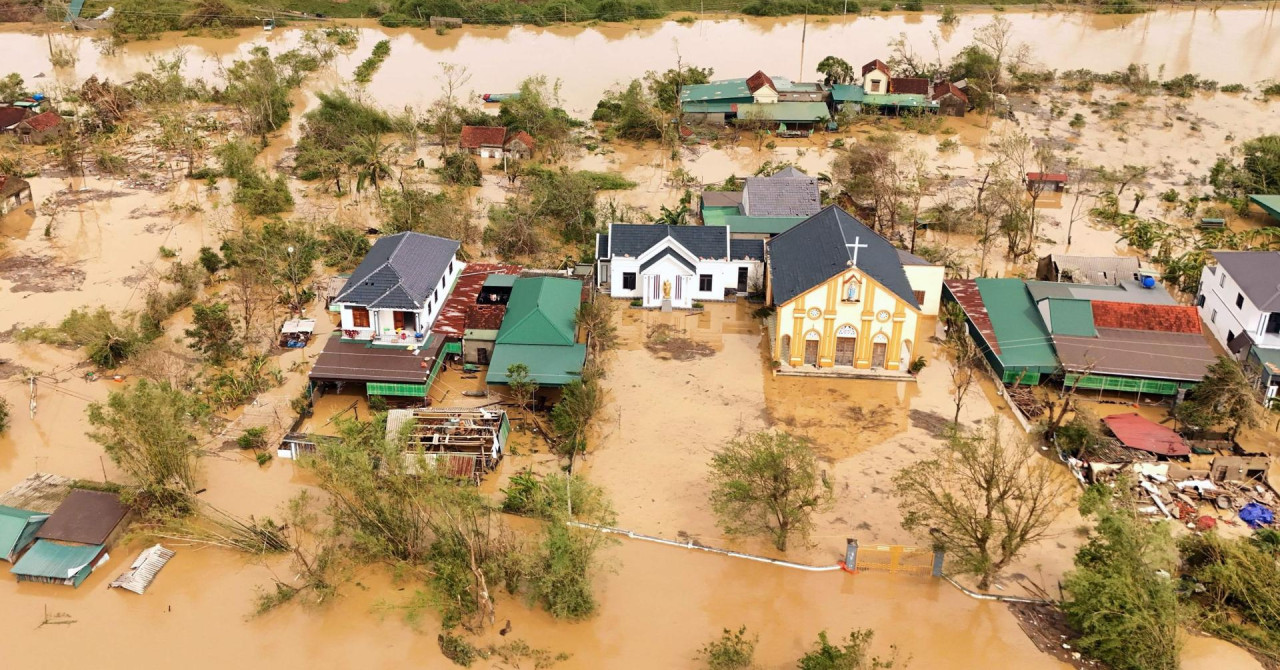 U tropskoj oluji Bualoi poginulo najmanje 19 osoba, više od desetak se vodi kao nestalo
