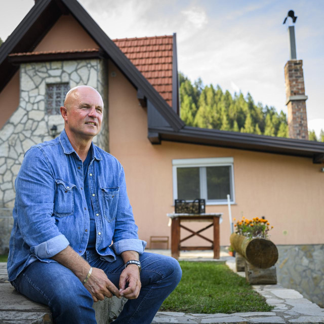 Viktor Subašić, jedini stanovnik mjesta Kopijari, pokraj Kraljeve Sutjeske, na tisuću metara nadmorske visine 