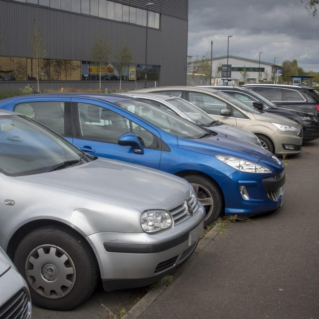 Službeni automobili, ilustracija