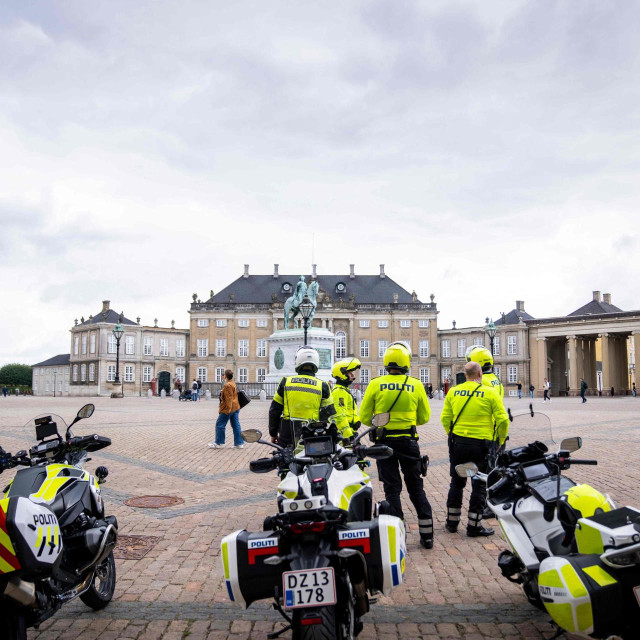 Kopenhagen će 1. i 2. listopada biti domaćin summita EU-a. Kako bi osigurala sigurnost oko summita, Danska je 28. rujna objavila da zatvara zračni prostor za sve civilne letove dronova do petka, 3. listopada, kako neprijateljski dronovi ne bi bili zamijenjeni za legalne
