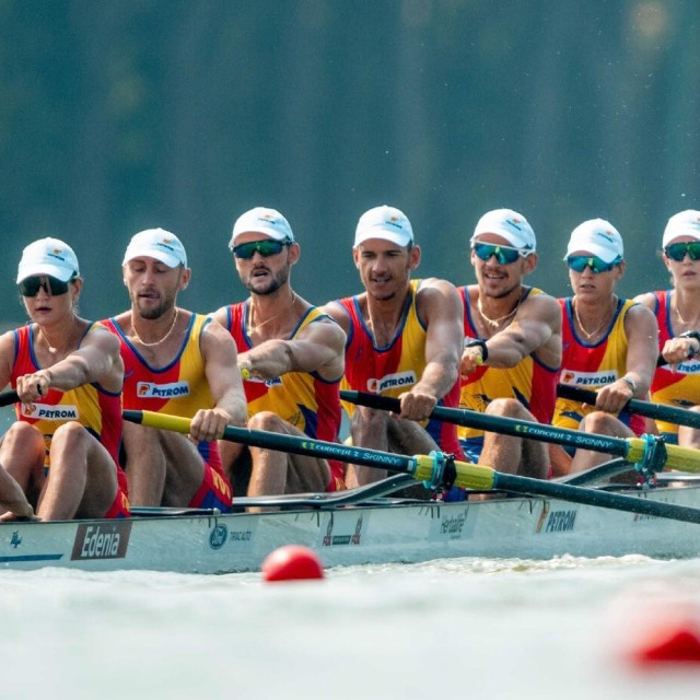 Rumunjski zlatni izbor - Simona Radis kao štrokerica, potom četiri veslača i tri veslačice