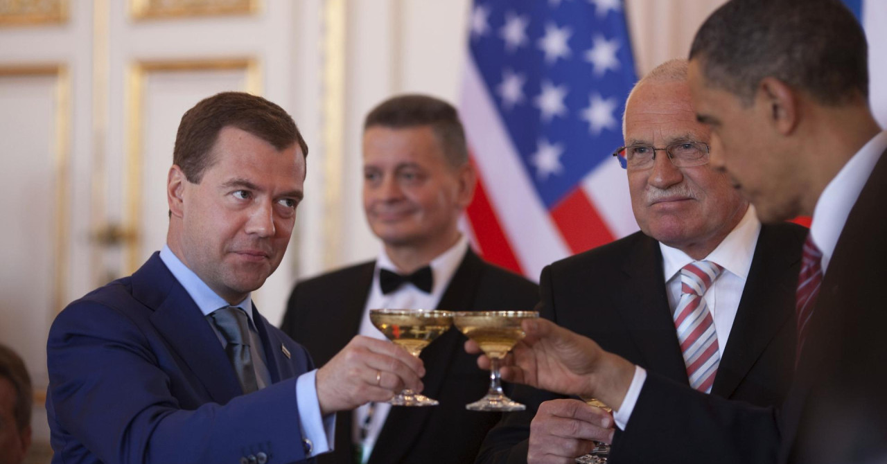 Trump zaprijetio Rusiji nuklearnim podmornicama i Medvedeva nazvao glupanom. Pazite odgovor: ‘Znate onu o crnoj mački...‘