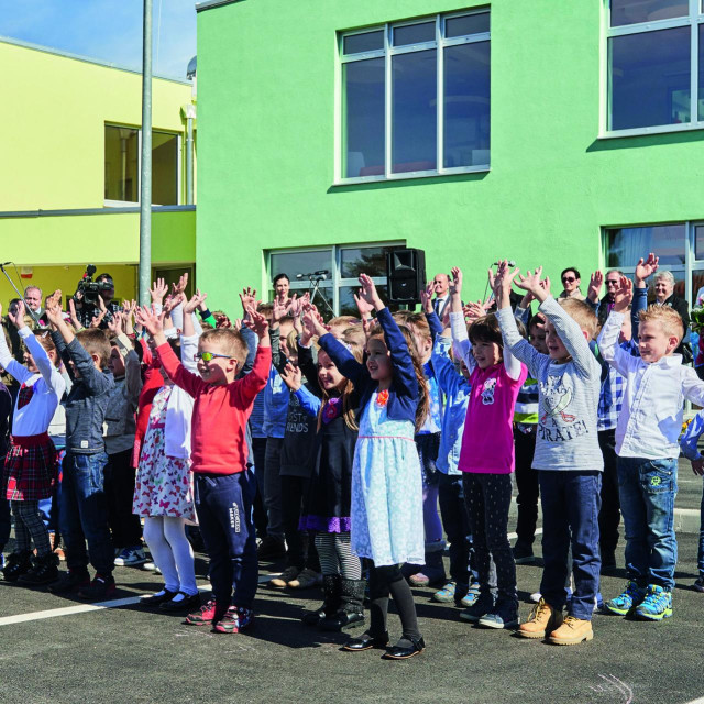 Svako dijete ima osigurano mjesto u gradskim vrtićima bez liste čekanja. Standard predškolskog odgoja je najviši u Hrvatskoj 