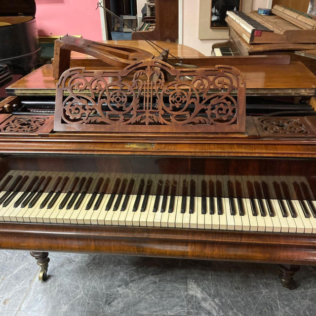 Klavir na kojem je Ivan pl. Zajc svirao Franji Josipu I., zbirka Gašparović