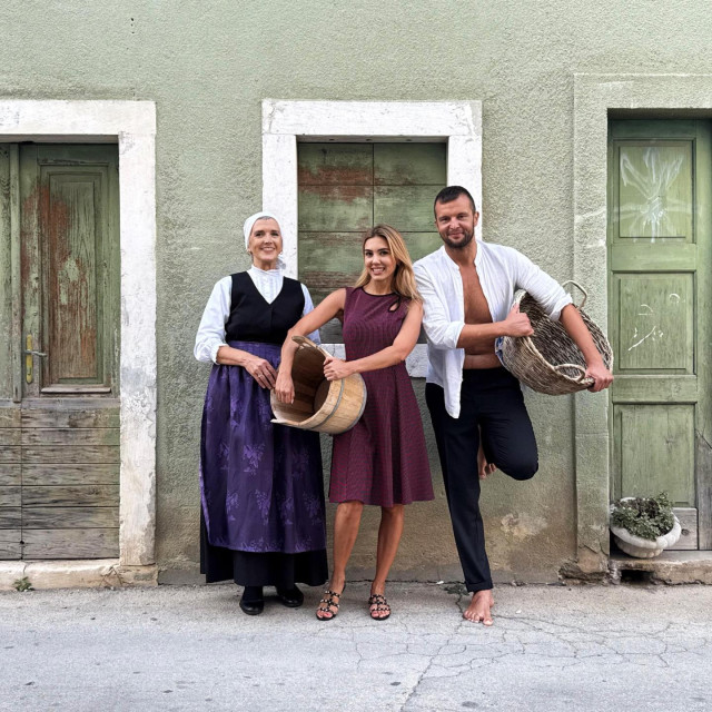 Ana Brzić (lijevo) iz KUD Sveti Filip i Jakov, Ivana Janković, voditeljica marketinga i odnosa s javnošću HVS-a i reprezentativac Luka Lončar