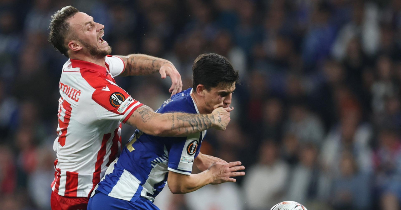 VIDEO Bivši hajdukovac oduševio u ‘tragediji Crvene zvezde‘: Dobio laktom u lice pa ispao apsolutni heroj!