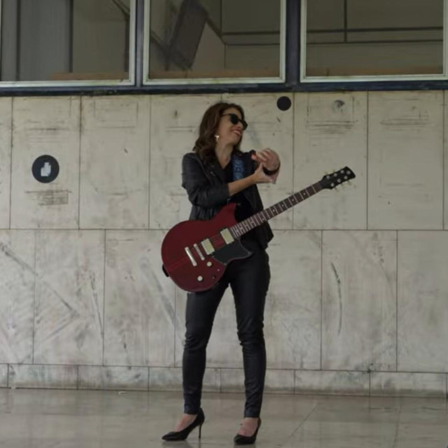 Katarina Peović i Zoran Brajević u video spotu za pjesmu Moša Pijade