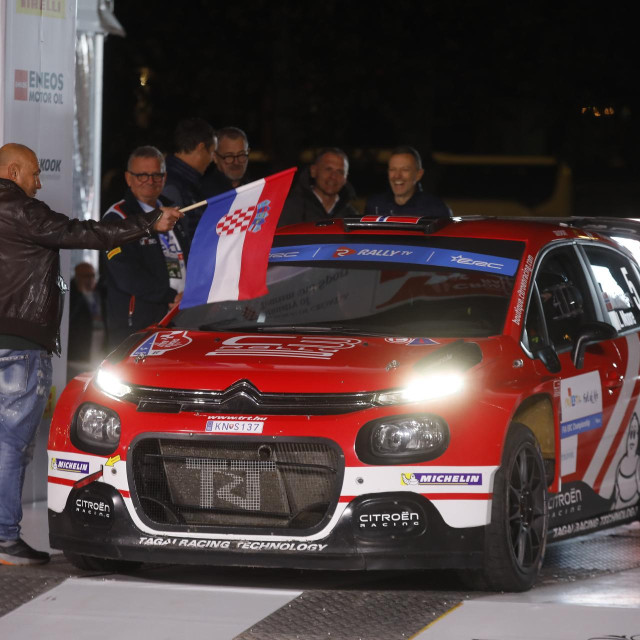 ERC Croatia Rally počeo je ceremonijalnim startom ispred poslovne zgrade INA-e