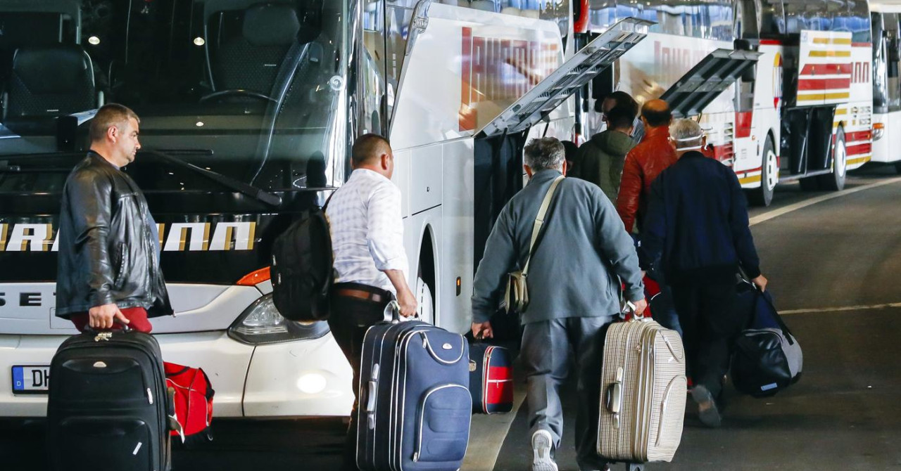 Nemška carina v Konstanzu zadržala hrvaški turistični avtobus zaradi dolga