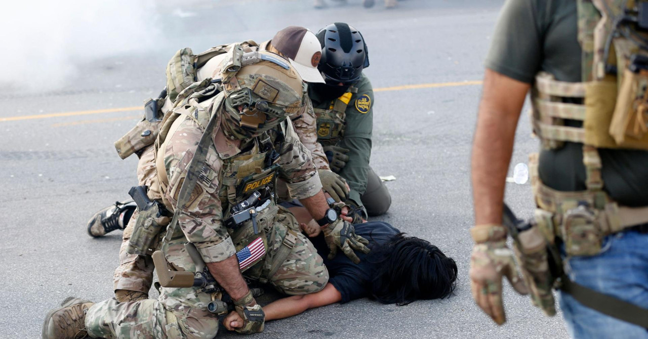 Trumpove izjave o "vojnih conah" in sodne blokade zaustavljajo pošiljanje vojske v mesta