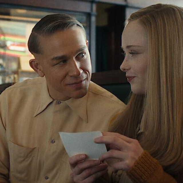 Mini-serija o njemu zasjela je na prvo mjesto Netflixove top liste i tamo će još po svoj prilici jako dugo ostati. Je li to eksploatacija fenomena serijskih ubojica ili ne, procijenite sami.