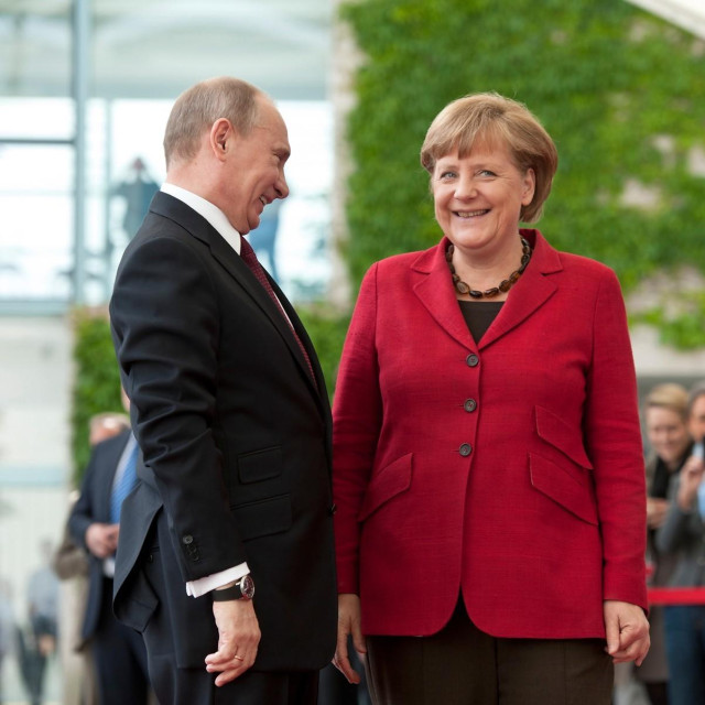 Vladimir Putin i Angela Merkel