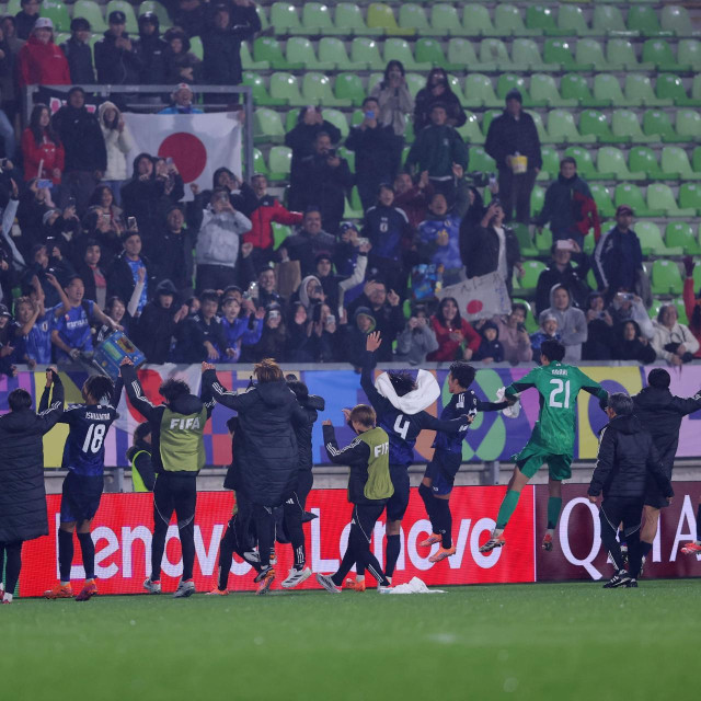 Japanci u proslavia plasmana