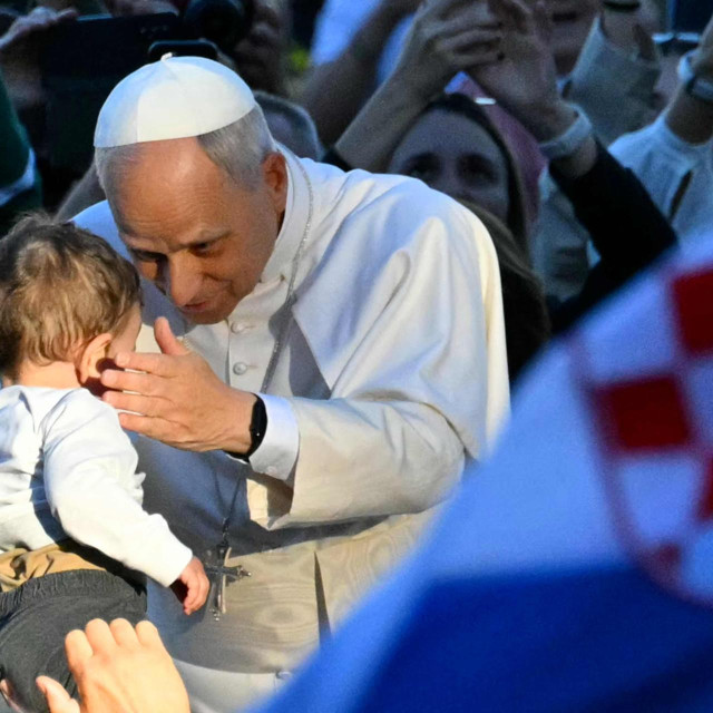Papa je poželio dobrodošlicu Hrvatima kojih se desetak tisuća okupilo na Trgu sv. Petra