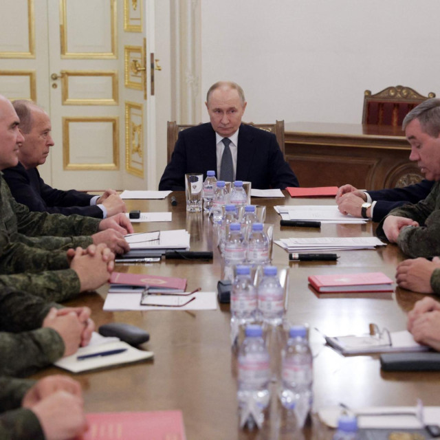 Vladimir Putin i ruski vojni zapovjednici