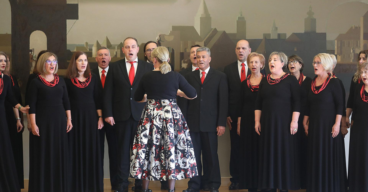 Predsjednik odlikovao istaknute pojedince za izniman doprinos društvu u području kulture, znanosti, sporta i gospodarstva