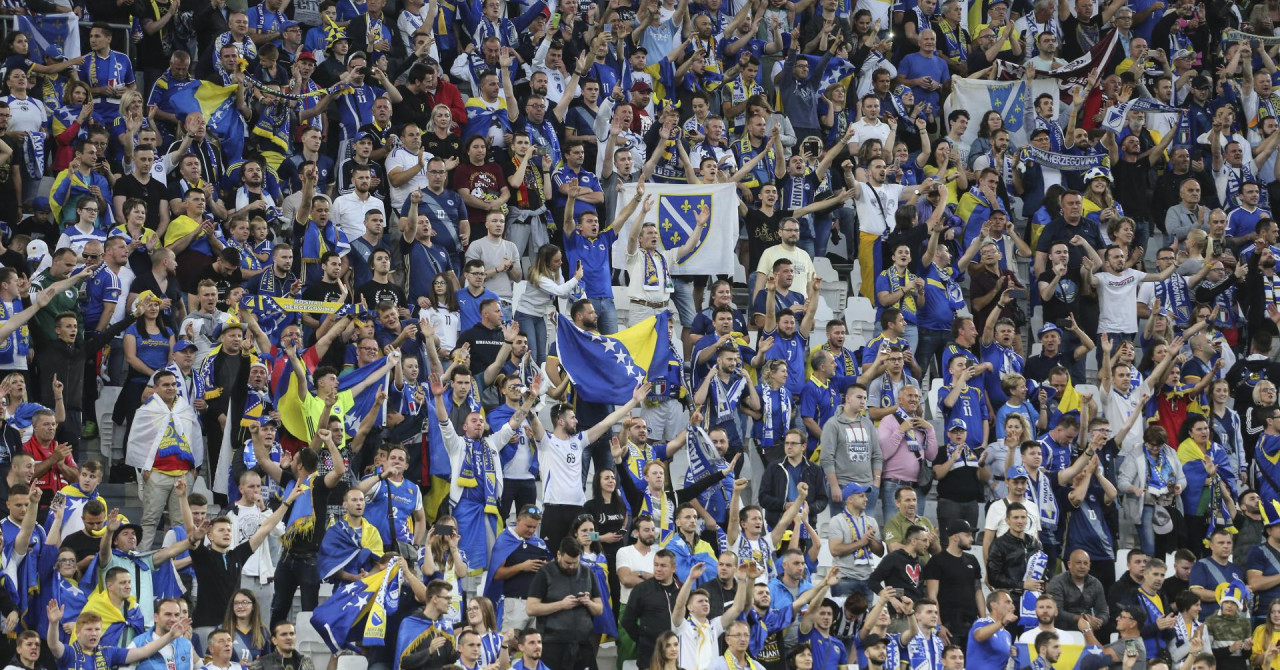 VIDEO U sjećanje na Halida! Pogledajte kako su navijači BiH zapjevali Bešlićev hit na Cipru