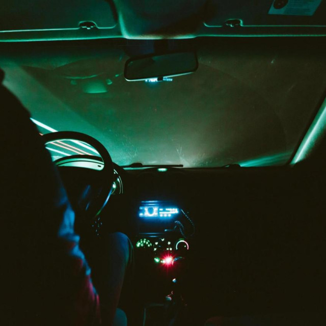 Vožnja noću (ilustracija)
