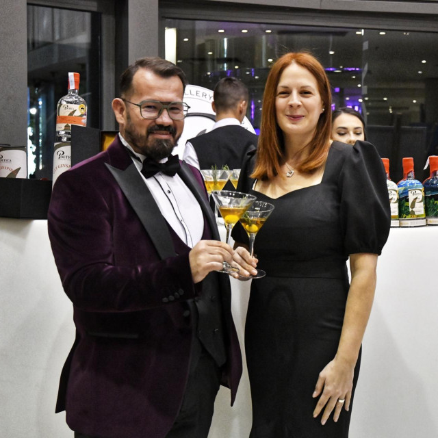 Jelena i Drago Nosić nagrađeni su na Malti za najbolji autentični gin