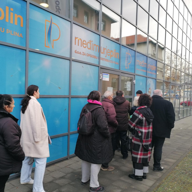 Red ispred poslovnice Međimurje plina (ilustracija)