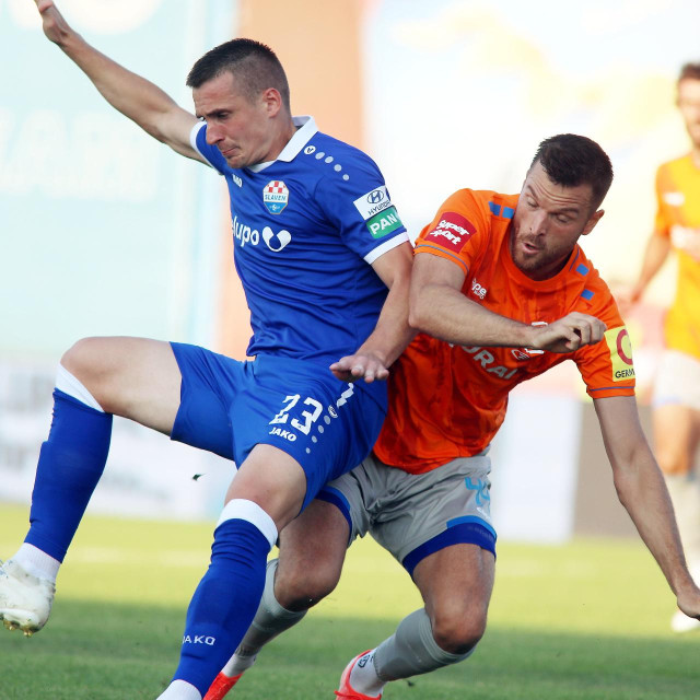 Igor Lepinjica u dvoboju s Varaždinom