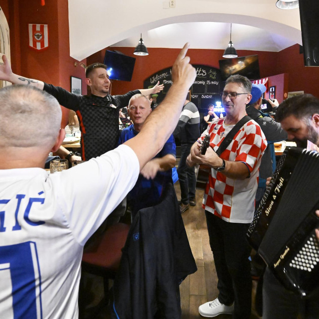 Hrvatski navijači u Pragu