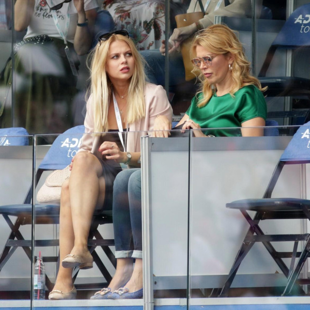 Milka Forcan u društvu kćeri Jovane