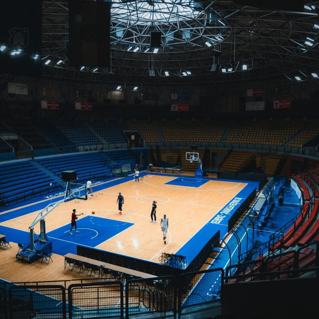 Teleskopske tribine KC Dražen Petrović