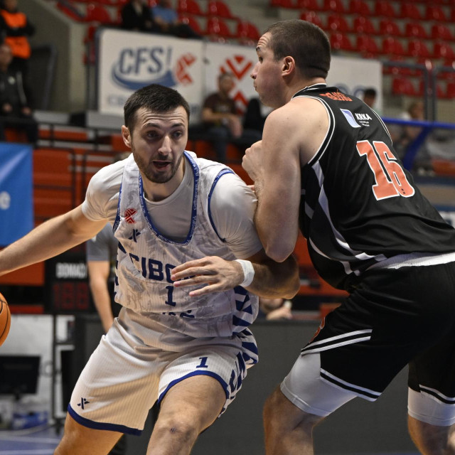 Cibona - Šibenka: Markus Lončar, Andrija Bojić, Leon Šljivarić