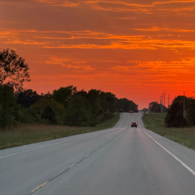 Cesta pokraj američke farme
