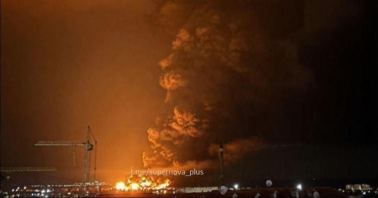 Ukrajinski dronovi izazvali veliki požar u ruskom skladištu nafte na Krimu