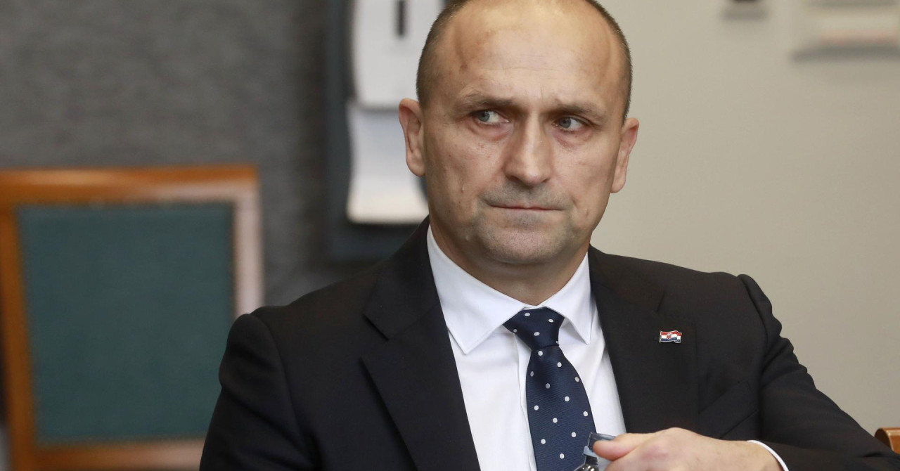 Anušić objavio da kreće slanje poziva za vojni rok: ‘U vojarnama ih očekujemo već u siječnju‘