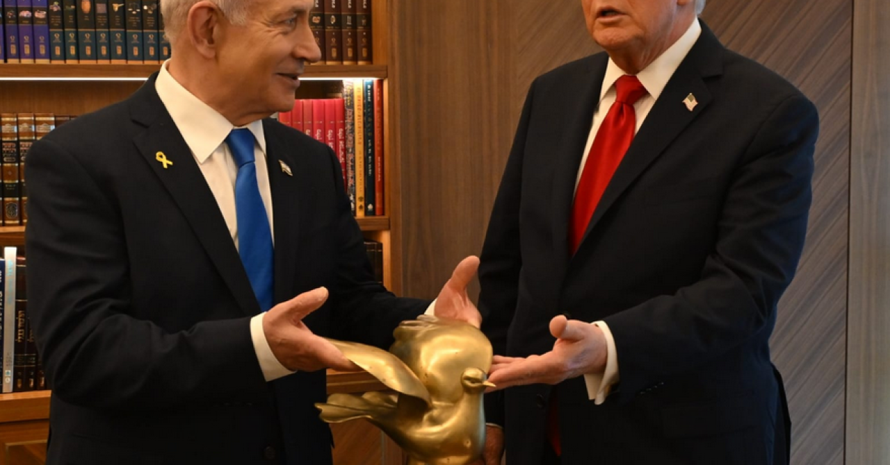 Netanyahu je Trumpu iz zahvalnosti poklonio golubicu mira, nije teško pogoditi kako izgleda...